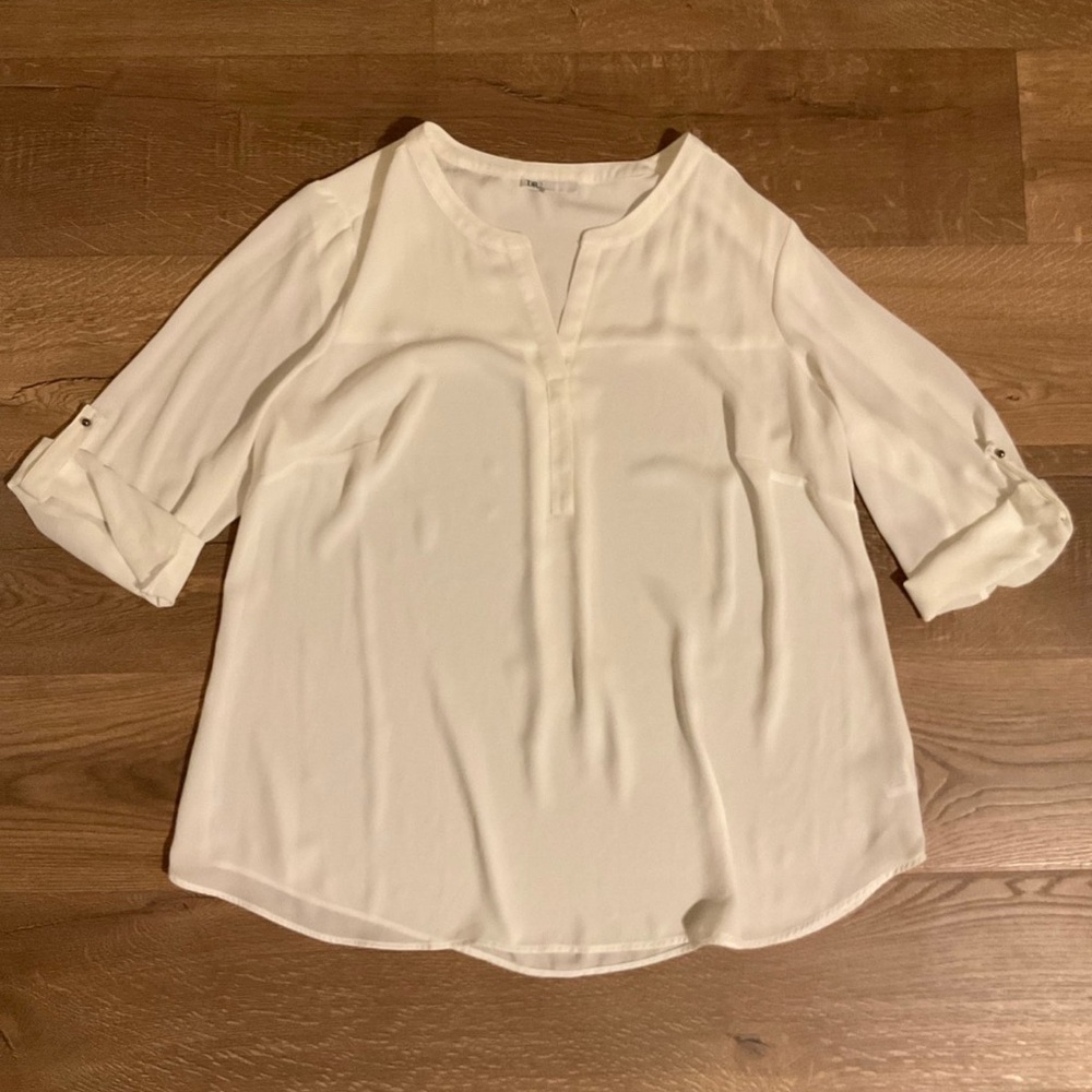 DR2 cream 3/4 sleeve blouse with gunmetal round button detail at cuffs, 1X